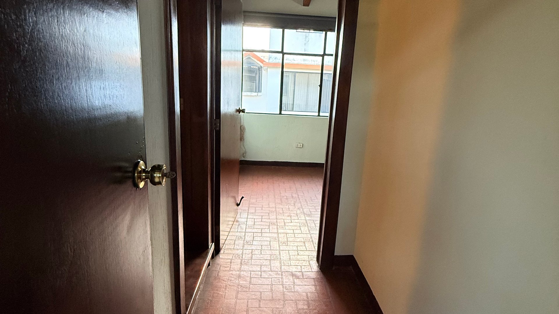 Casa ideal para oficinas en vh1 , zona 15. - Miniatura 14