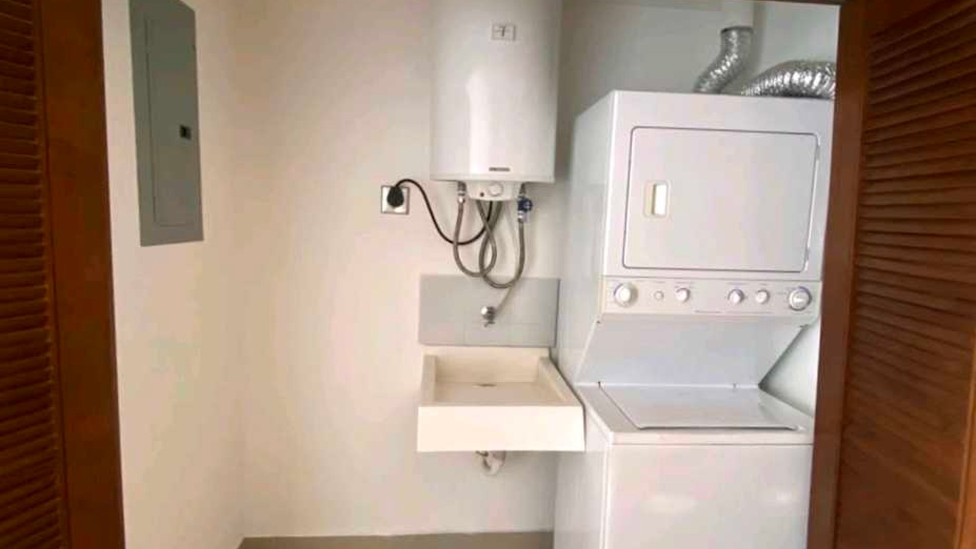 APARTAMENTO EN ALQUILER???? Edificio Reserva Diez, Zona 10 - Miniatura 11