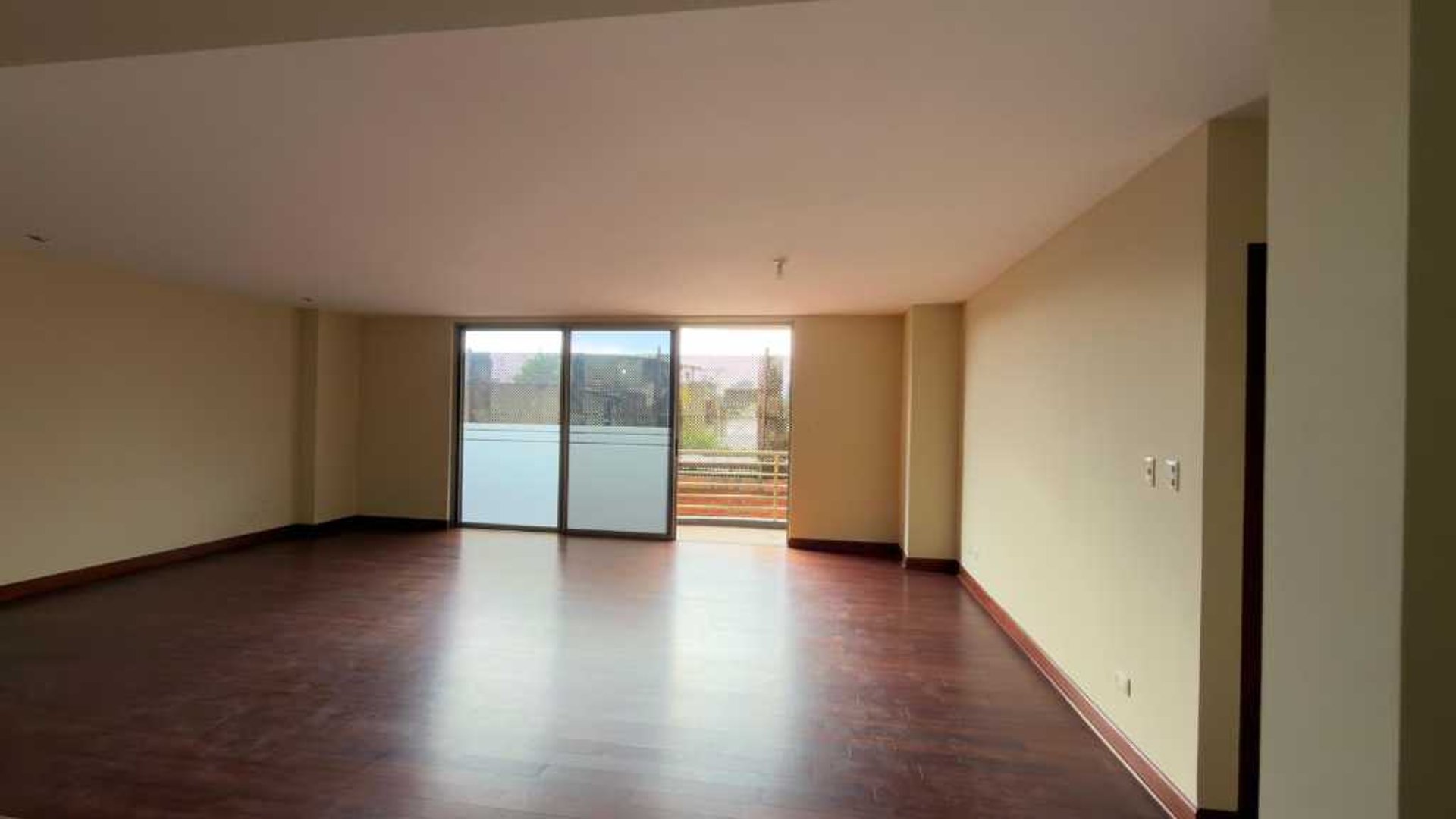 APARTAMENTO EN RENTA – BENEVENTO, ZONA 14 - Miniatura 2