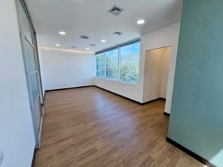 ALQUILER DE OFICINA EN ZONA PRADERA, ZONA 10 - 4