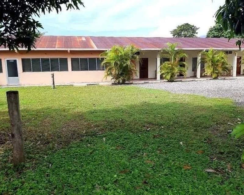 Hotel en Construcción en Venta en El Estor, Izabal – A 3 Cuadras del Lago de Iza