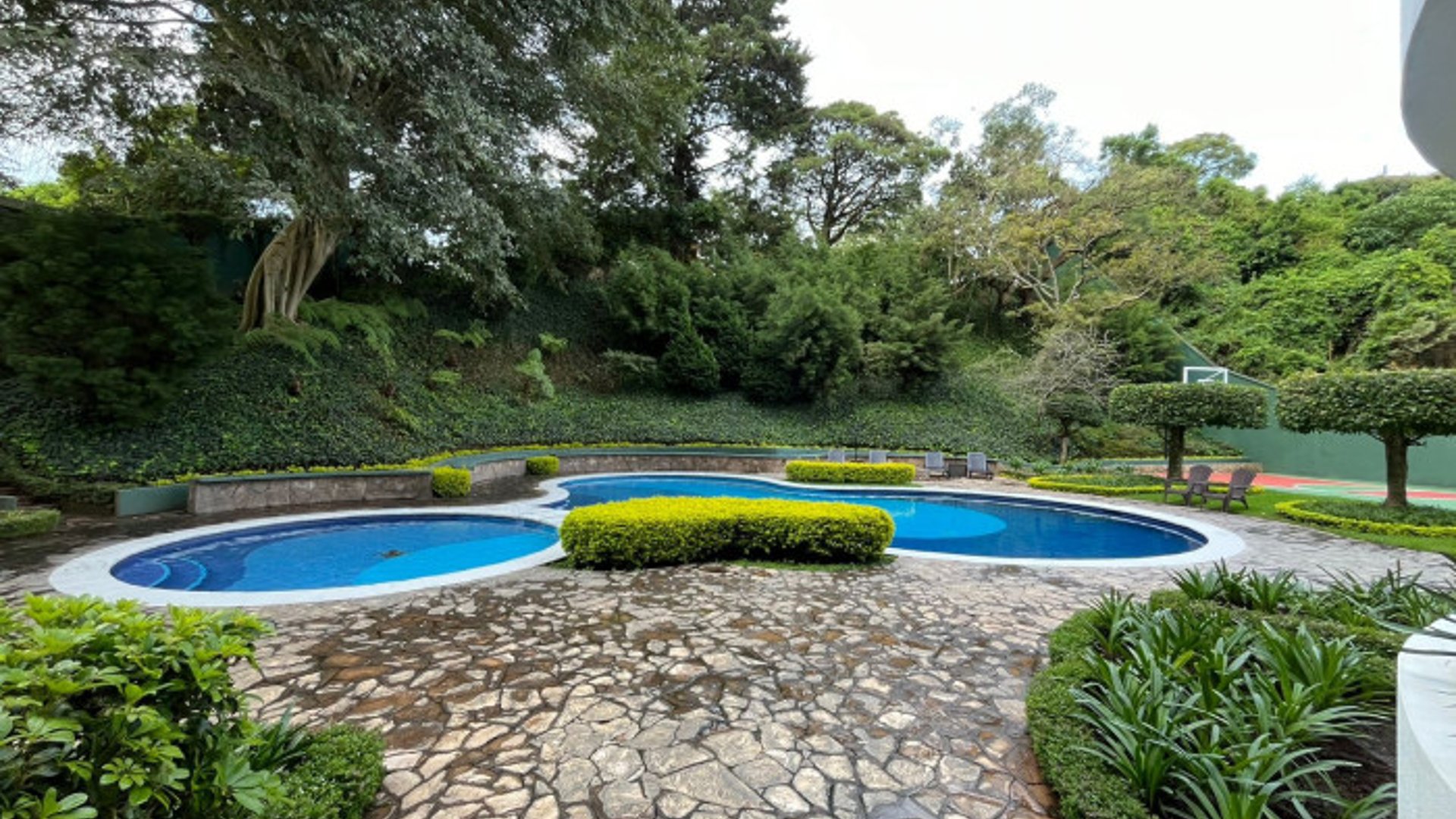 Apartamento en alquiler de 111Mts en Zona 14 Guatemala - Miniatura 2