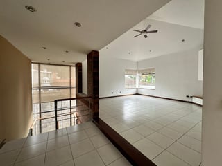 Casa Residencial en Kanajuyú, en Venta en Zona 16 - 5