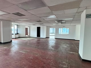 📍 OFICINA EN RENTA – 455 M² | EDIFICIO MURANO CENTER | ZONA 10 - 2