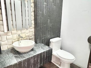 Oficina en Renta en Zona 10 Guatemala | 130 m² | Edificio Corporativo - Image 4