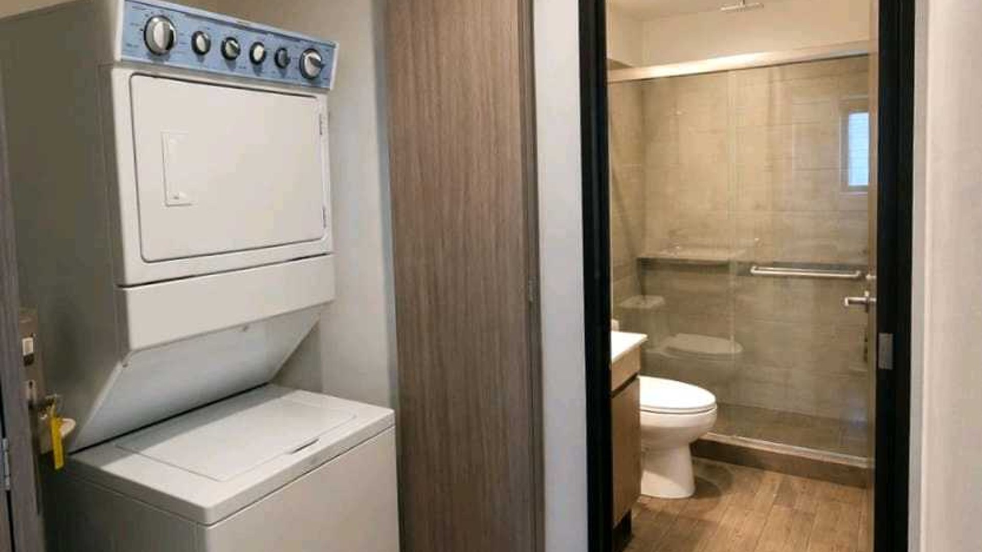 APARTAMENTO EN ALQUILER???? Edificio Verona, Zona 10 - Miniatura 6