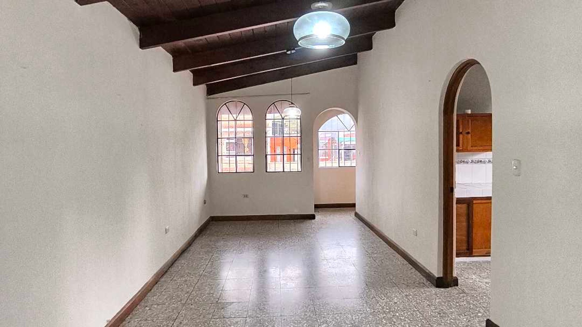 Alquilo Amplio Apartamento en Jardines de la Asuncion zona 5 - Miniatura 13