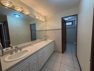 APARTAMENTO EN VENTA EN ZONA 10 SECTOR LA ESTACION - 2