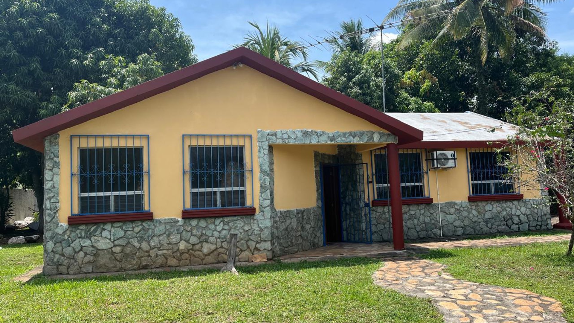 VENTA Casa en la Cañada de Torre Molinos Km. 79.5 Palín Escuintla