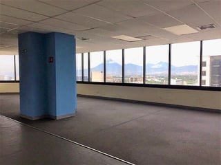 Oficina Penthouse en Renta – Zona 10 | Murano Center - 2