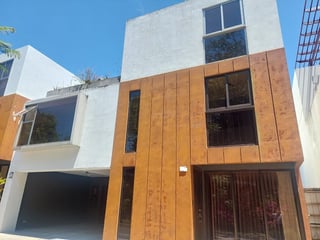 VENTA DE CASA EN SANTUARIA MUXBAL CON 4 DORMITORIOS. - 2