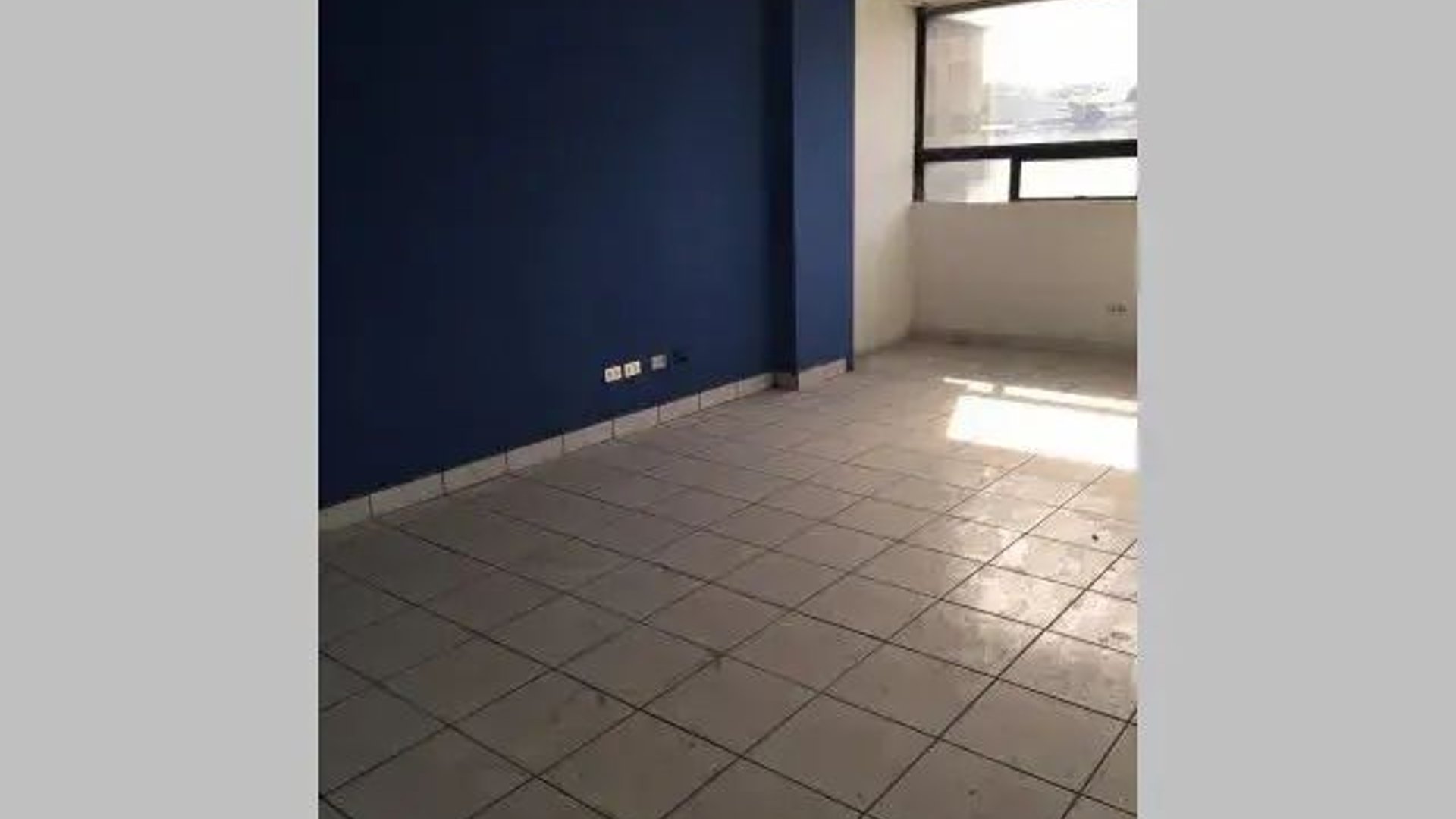 EDIFICIO EN VENTA – CALZADA SAN JUAN, ZONA 7 - Miniatura 3