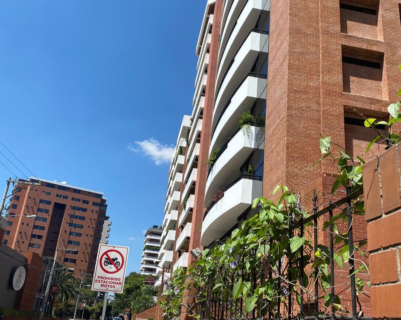 APARTAMENTO AMUEBLADO EN RENTA SAN IGNACIO ZONA 10