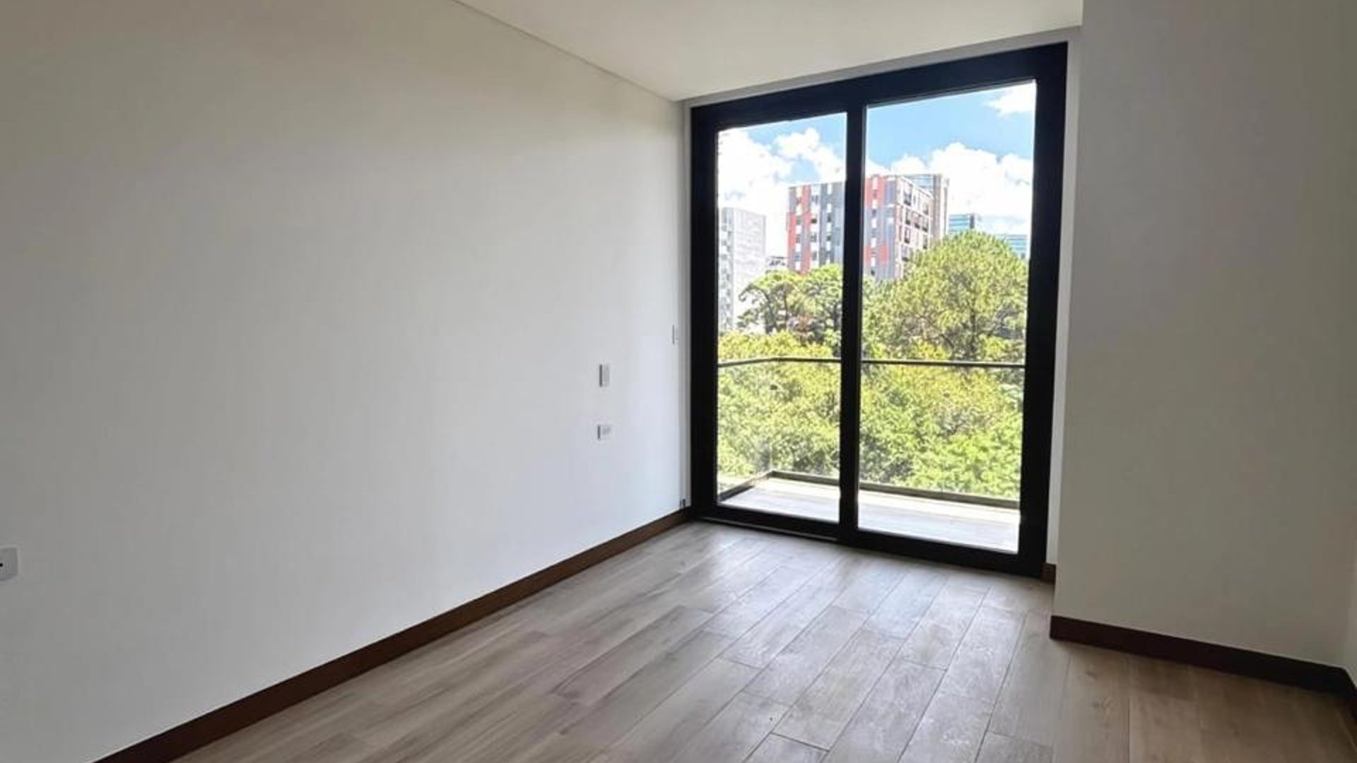 ???? APARTAMENTO EN ALQUILER – 3 HAB | FERRÉ DIEZ | ZONA 10 - Miniatura 7