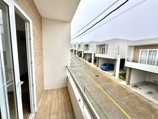 CASA NUEVA EN BOSQUES DE SANTA ELENA | Km.25 CAES de 3 Habitaciones - 5