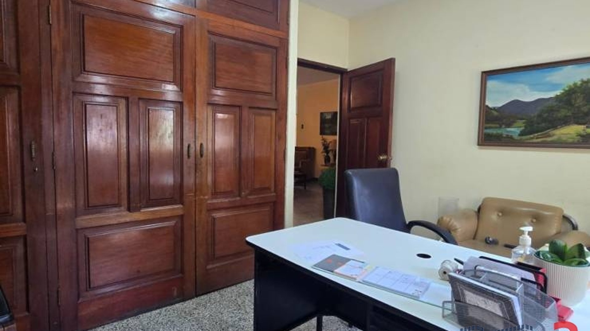 Oficina en Renta, Zona 10 (R9730) - Image 1