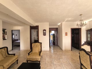 ALQUILO APARTAMENTO AMUEBLADO EN ZONA 9 - Image 11