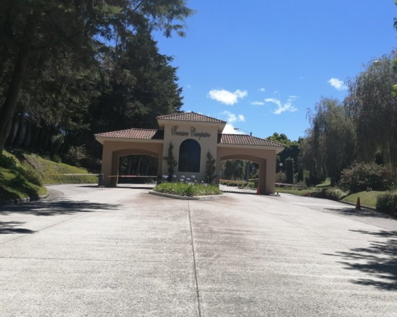ESPECIAL Terreno en venta CAES Premier Campestre km 22