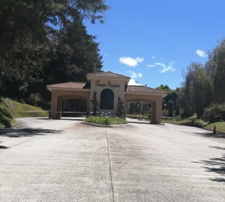 ESPECIAL Terreno en venta CAES Premier Campestre km 22