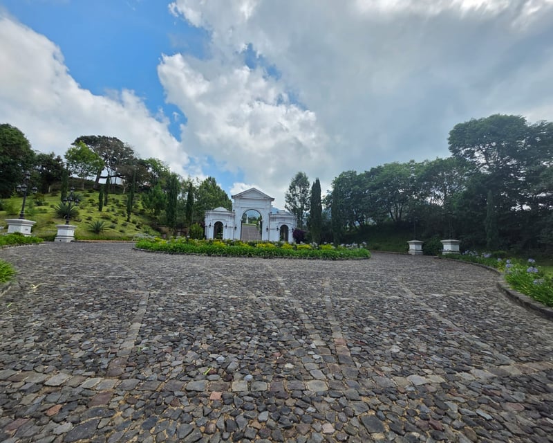 Terreno en venta en la entrada a Antigua Guatemala Ref-4830