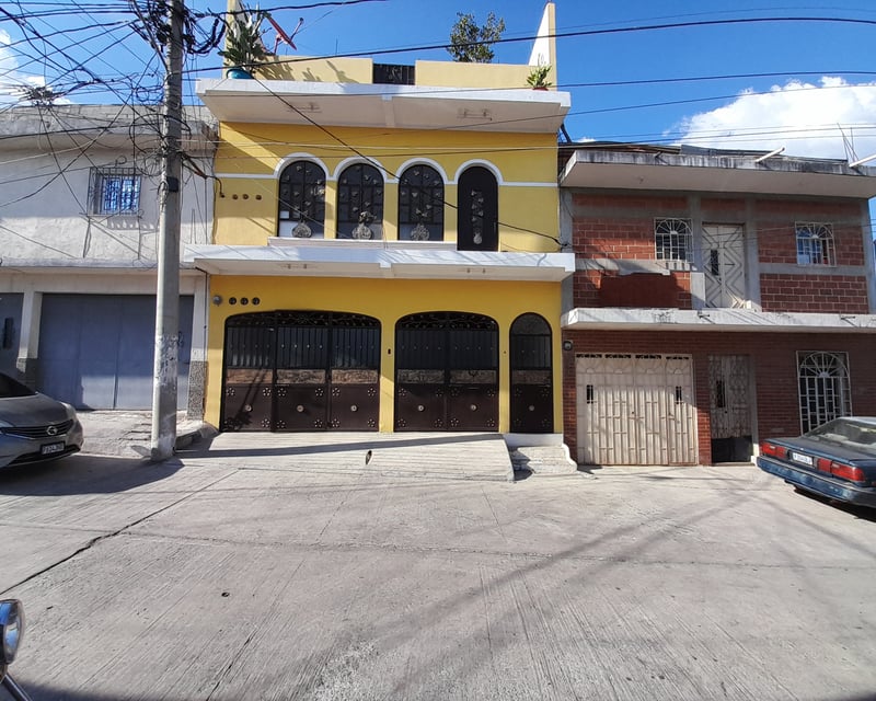 Casa de 3 Nivele  en Venta en Sector Privado de zona 21