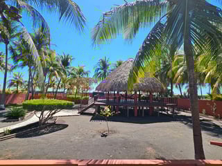 House for Sale in Laguna Quitasombrero, Puerto San José - Spacious with 3 Bedrooms and Pool - Image 8