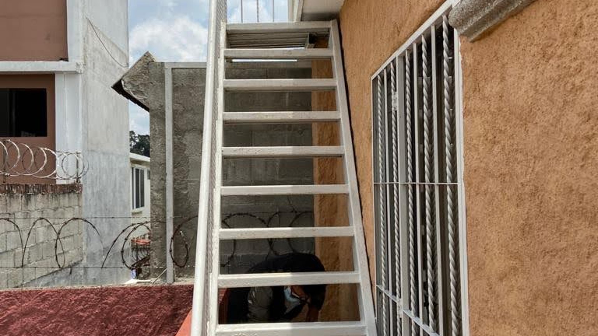 Casa en venta, en zona 17 - Miniatura 2