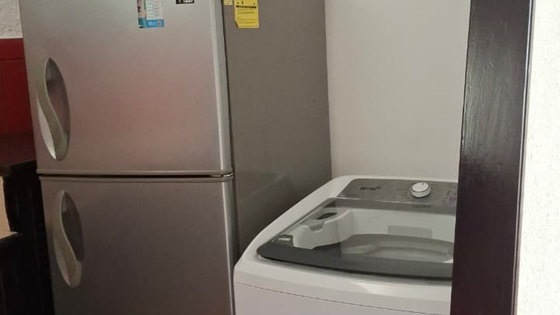 Apartamento semi-amueblado en Renta zona 10 - Miniatura 3