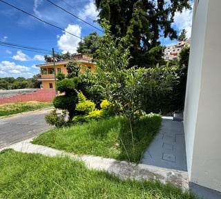 Casa con acabados de lujo Res. Bosques del Mirador