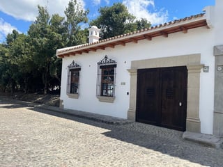 Hermosa casa nueva en Hacienda del Comendador, Antigua Guatemala - Image 1