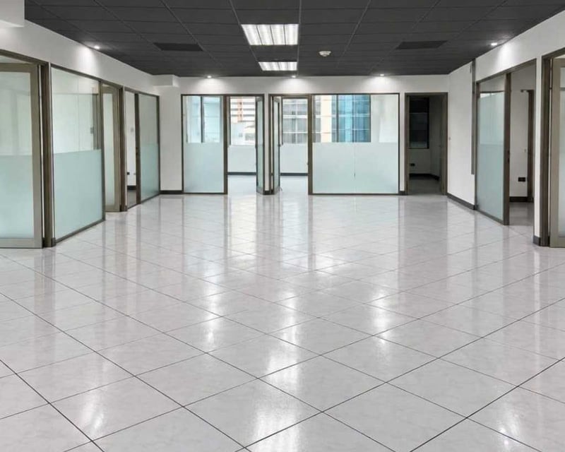 OFICINA EN ALQUILER 📍 Edificio Europlaza, Zona 14