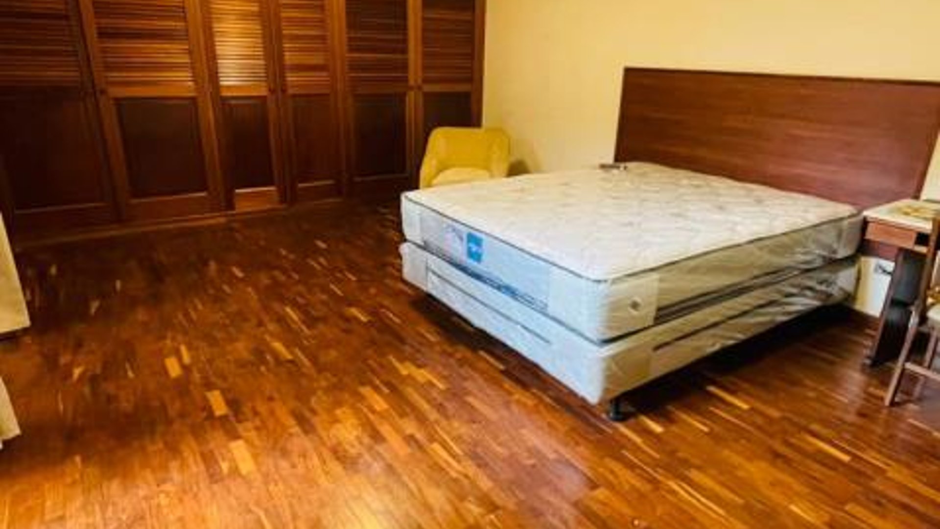 ALQUILER DE AMPLIA CASA PARA VIVIENDA U OFICINA - ZONA 04 - Miniatura 6