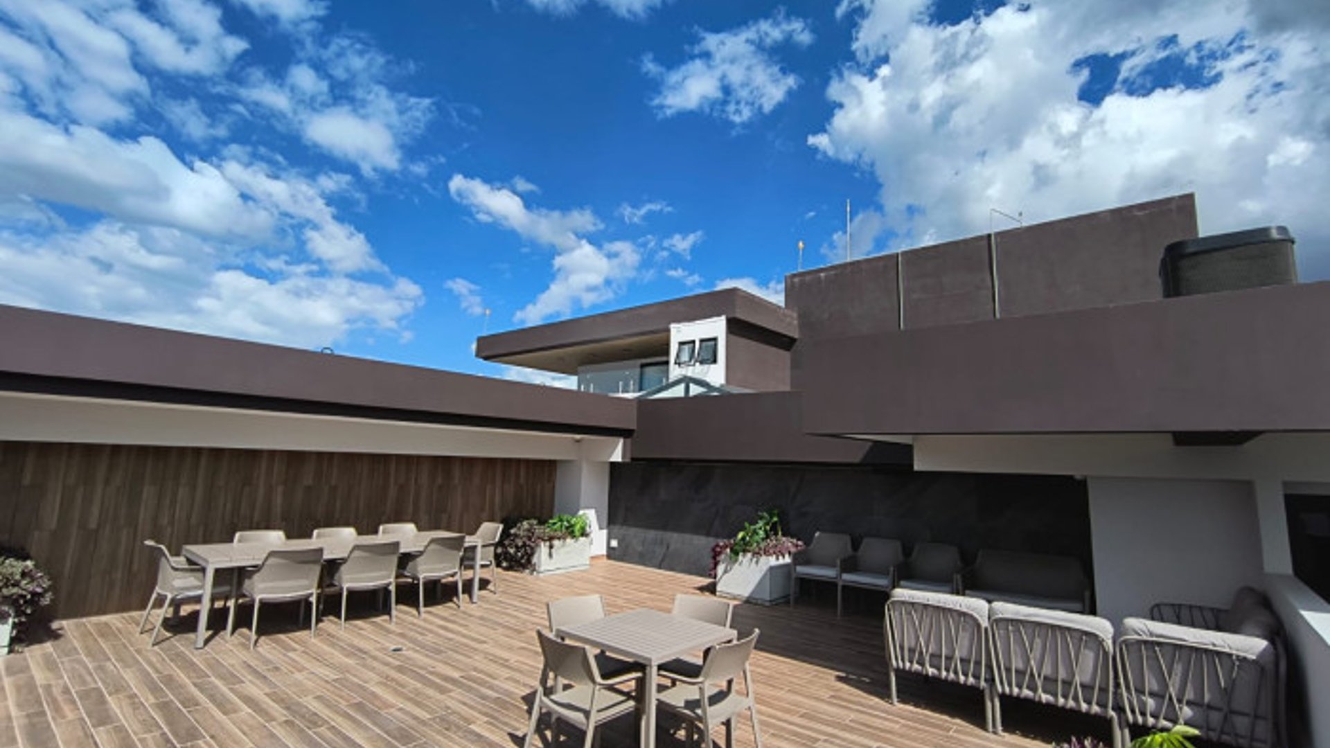 APARTAMENTO AMUEBLADO EN RENTA ZONA 13