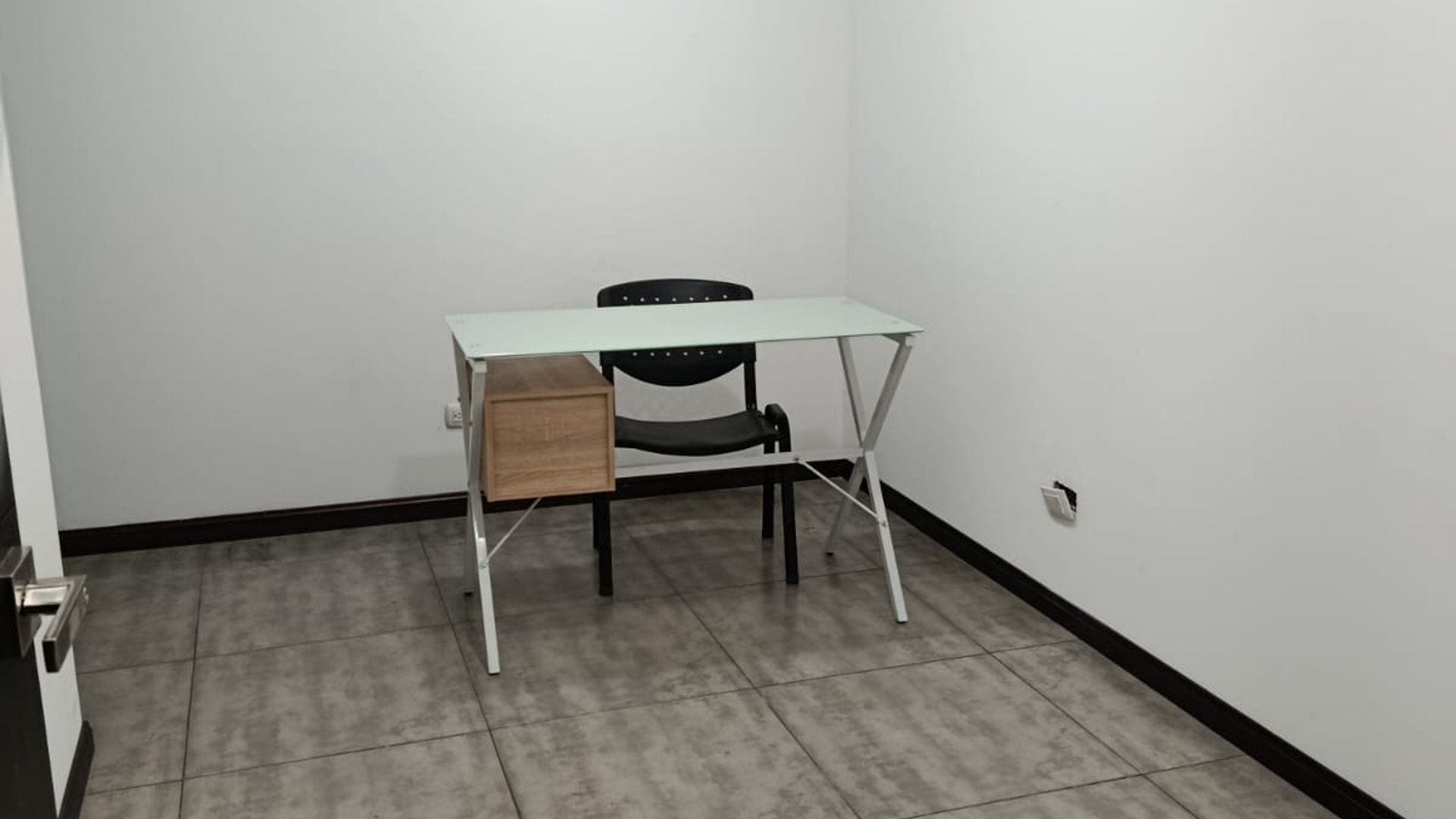 ALQUILO LINDAS Y ECONOMICAS OFICINAS EN ZONA 12 - Miniatura 22
