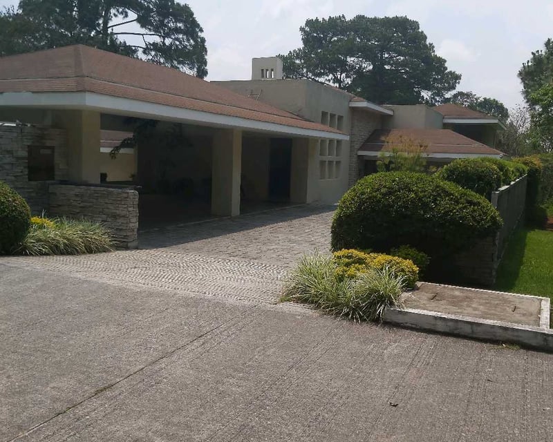 ELEGANTE CASA EN VENTA CASA Y CAMPO