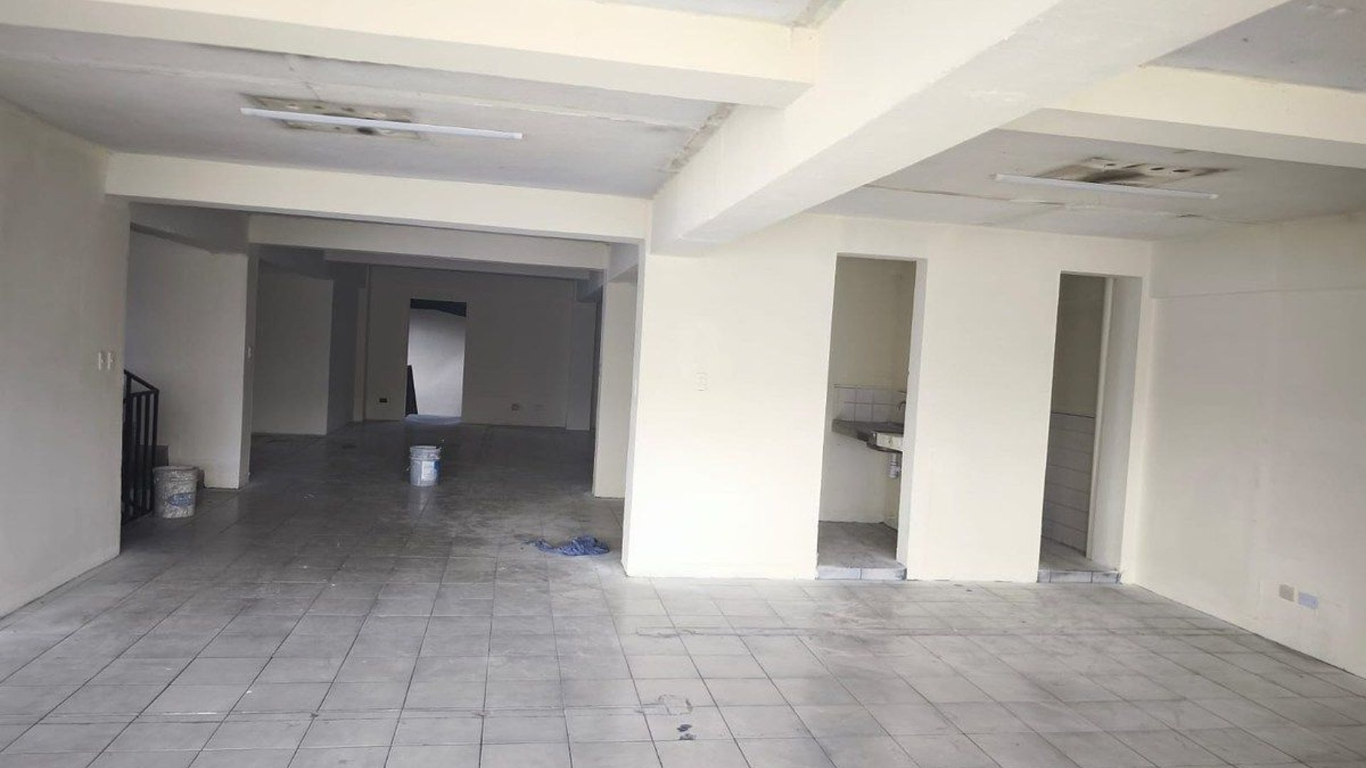 Bodega en Renta - Sobre Calzada Aguilar Batres Zona 12 - Miniatura 9