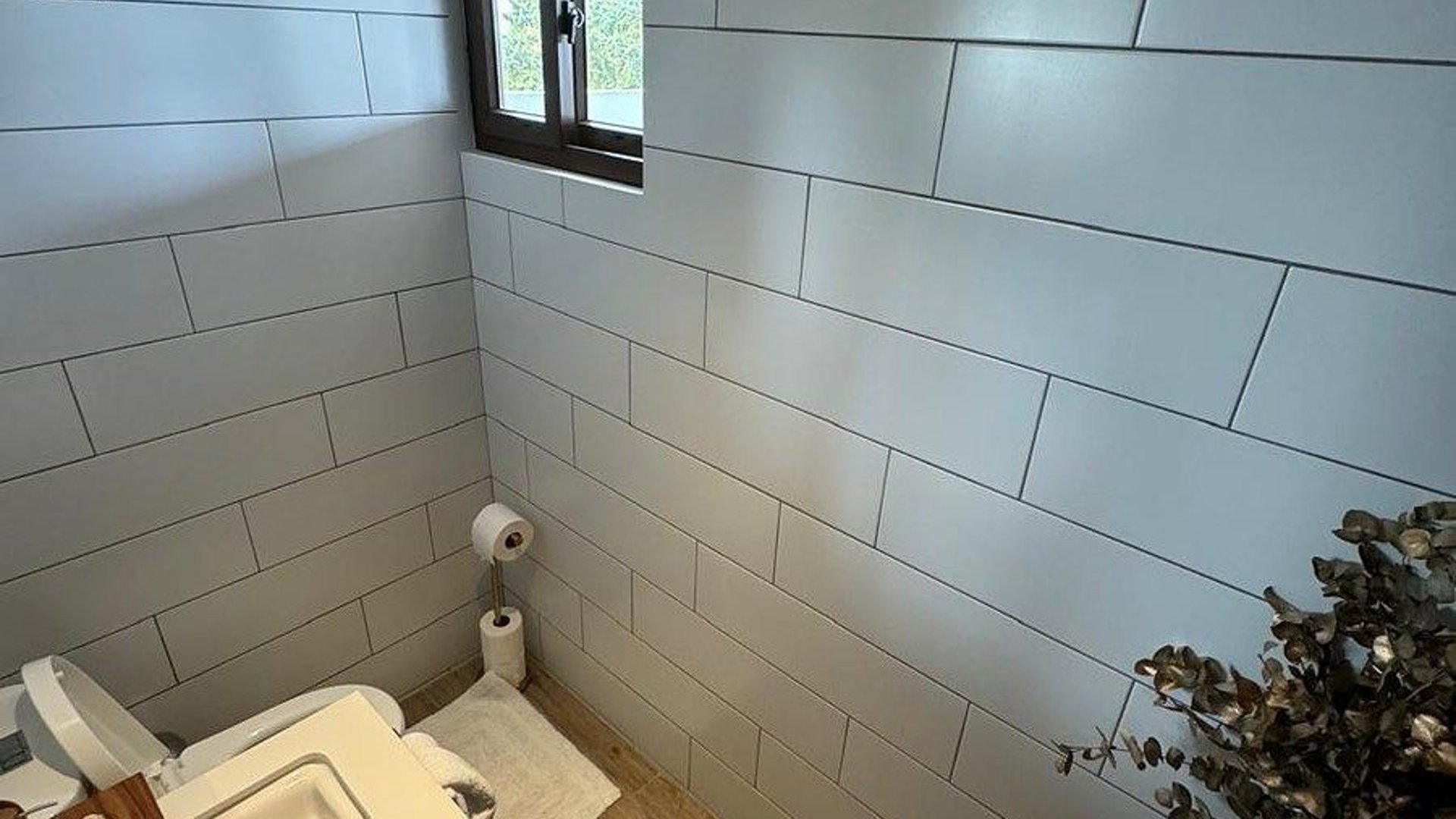 Apartamento con Amplio Jardín en Venta o Renta – , Zona 10 - Miniatura 3