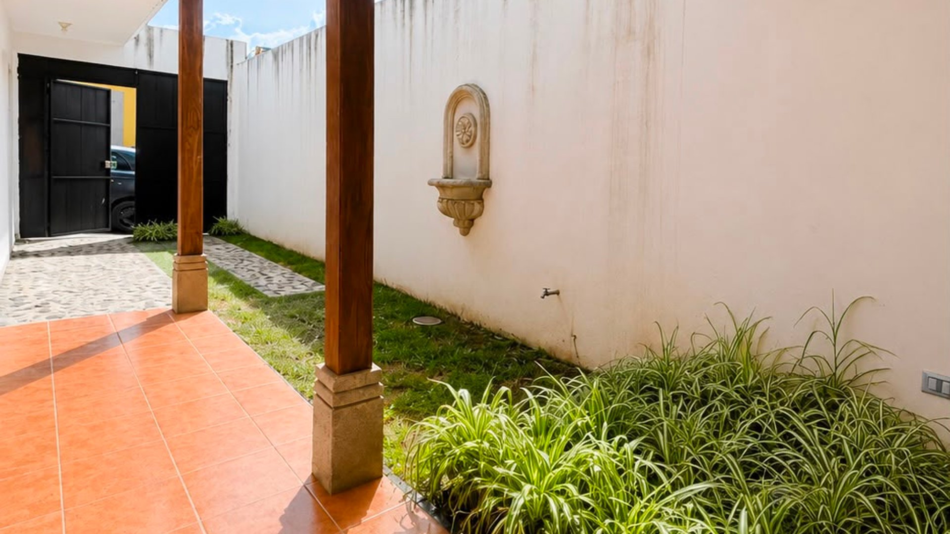 CASA EN RENTA DE 4 HABITACIONES EN SAN PEDRO LAS HUERTAS-ANTIGUA - Miniatura 4