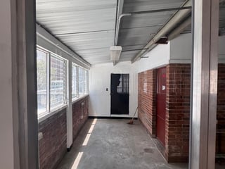 Renta de casa en zona 13 con 15 parqueos - 4