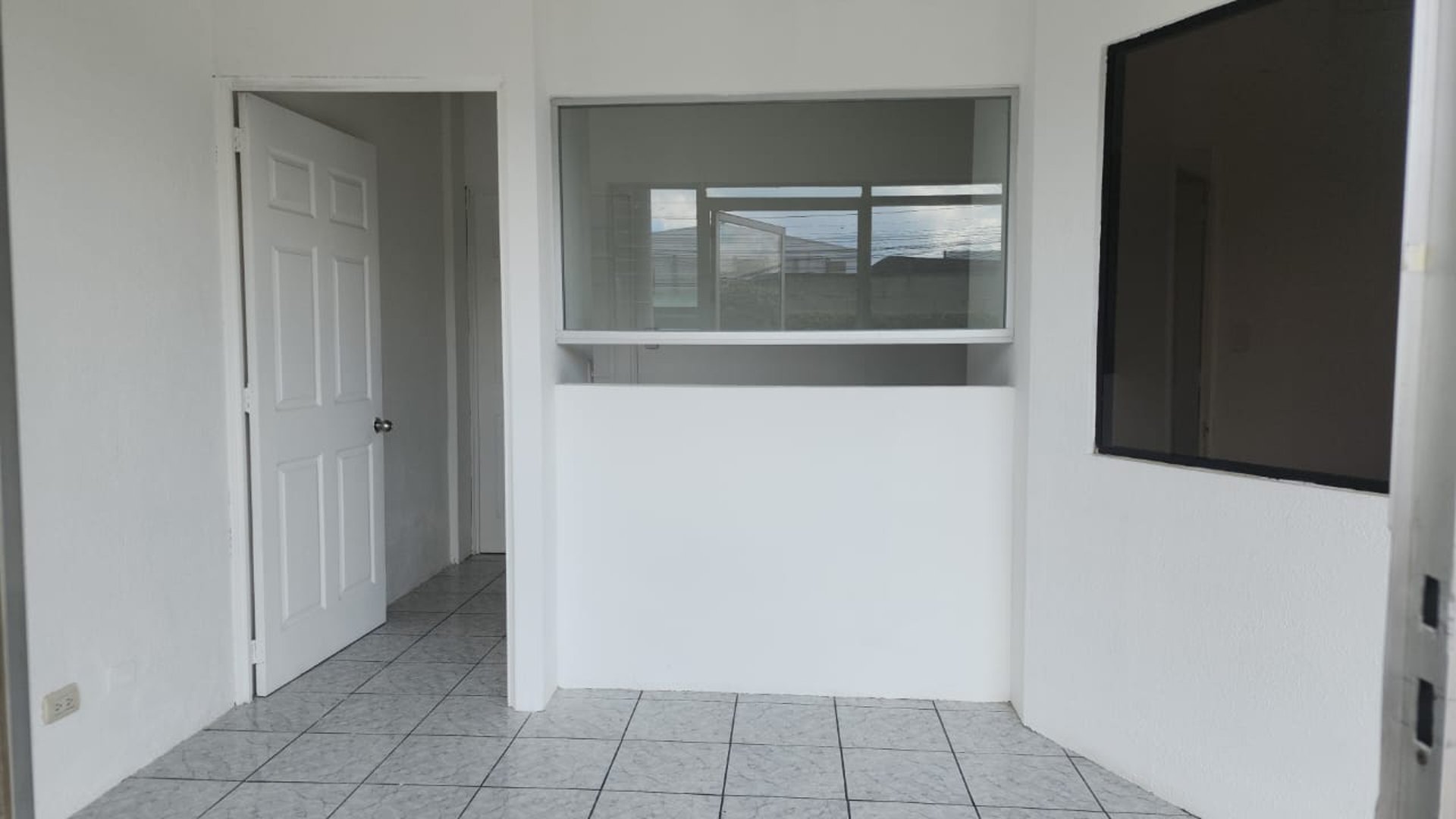 OFIBODEGA EN COMPLEJO ZONA 6 DE VILLA NUEVA - Miniatura 2