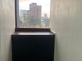 Alquiler o venta de oficina en El Edificio Reforma Montufar  - Image 8