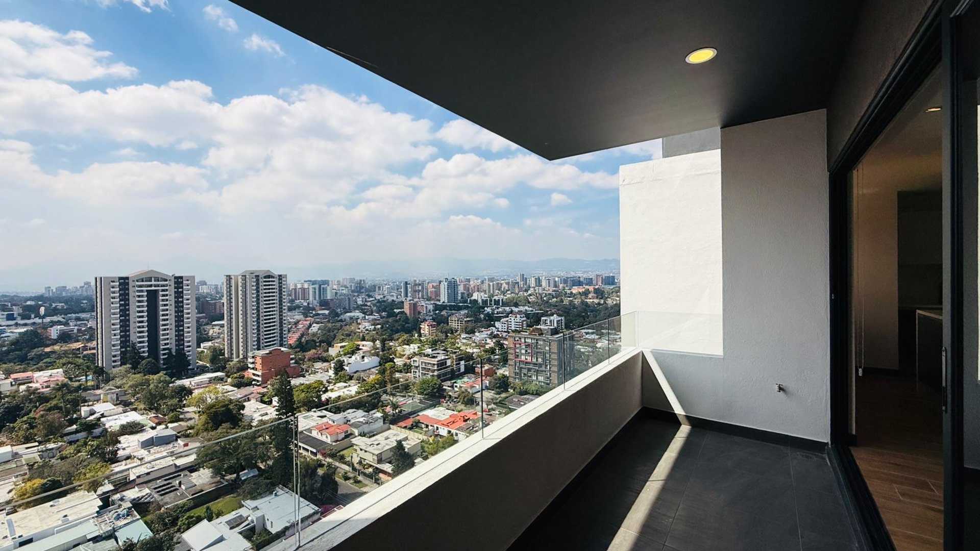 ALQUILER DE HERMOSO APARTAMENTO PARA ESTRENAR - ALENA, ZONA 15 - Miniatura 4