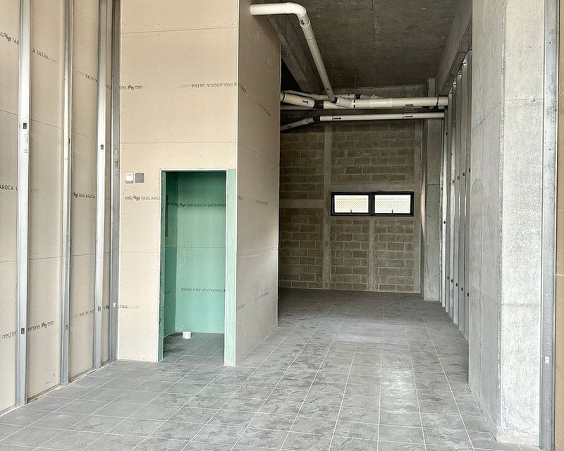 Local comercial en alquiler en Zona 10 – Edificio