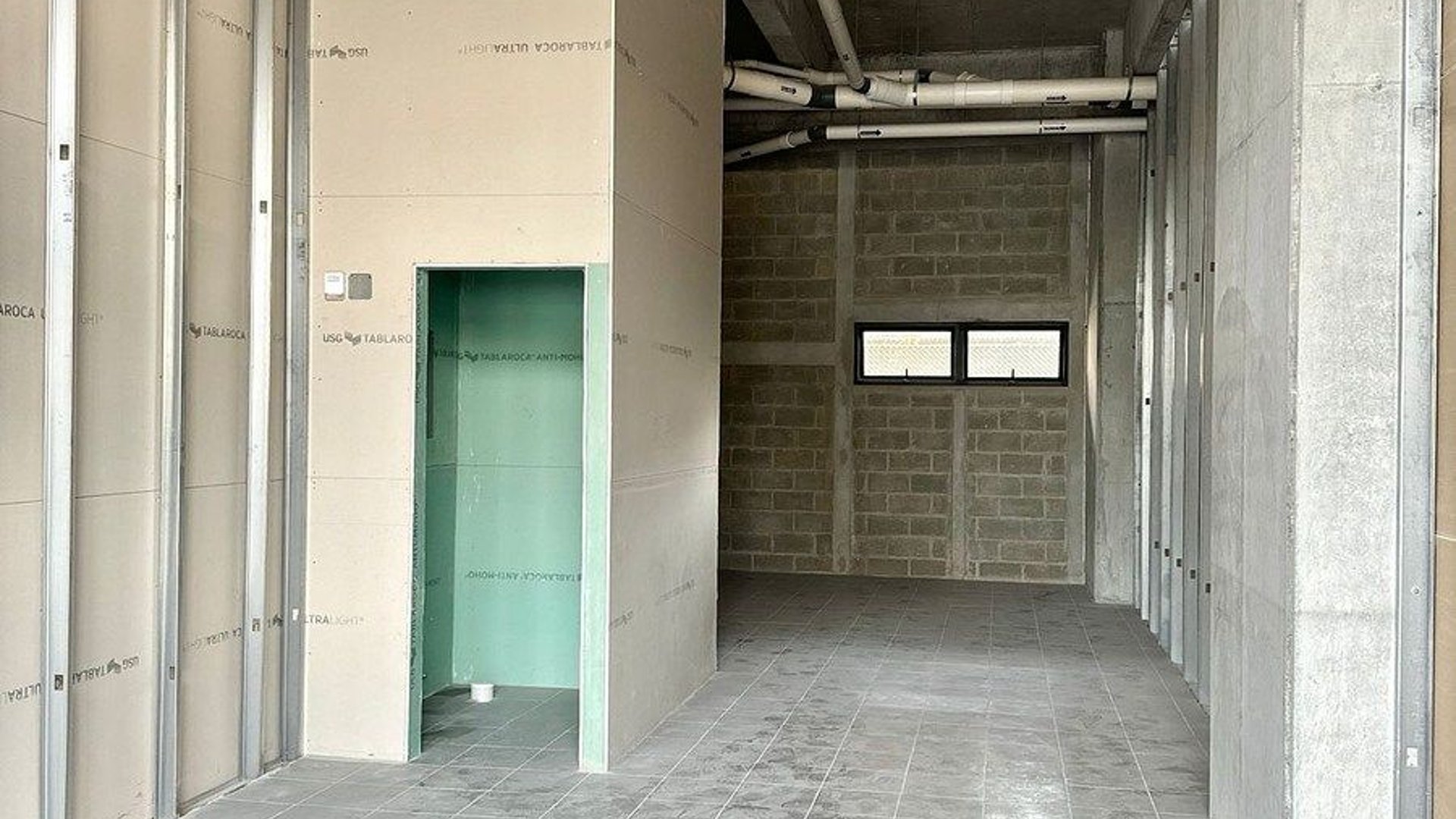 Local comercial en alquiler en Zona 10 – Edificio