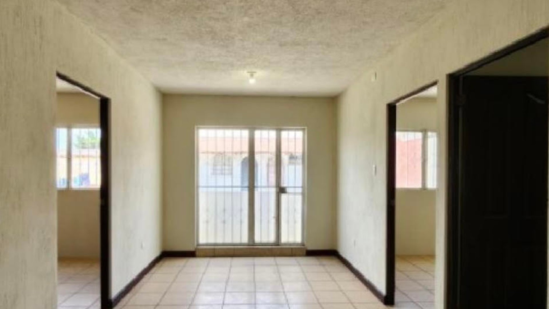 Casa Multifamiliar con 3 Rentas Independientes en zona 3 de Mixco. - Miniatura 11