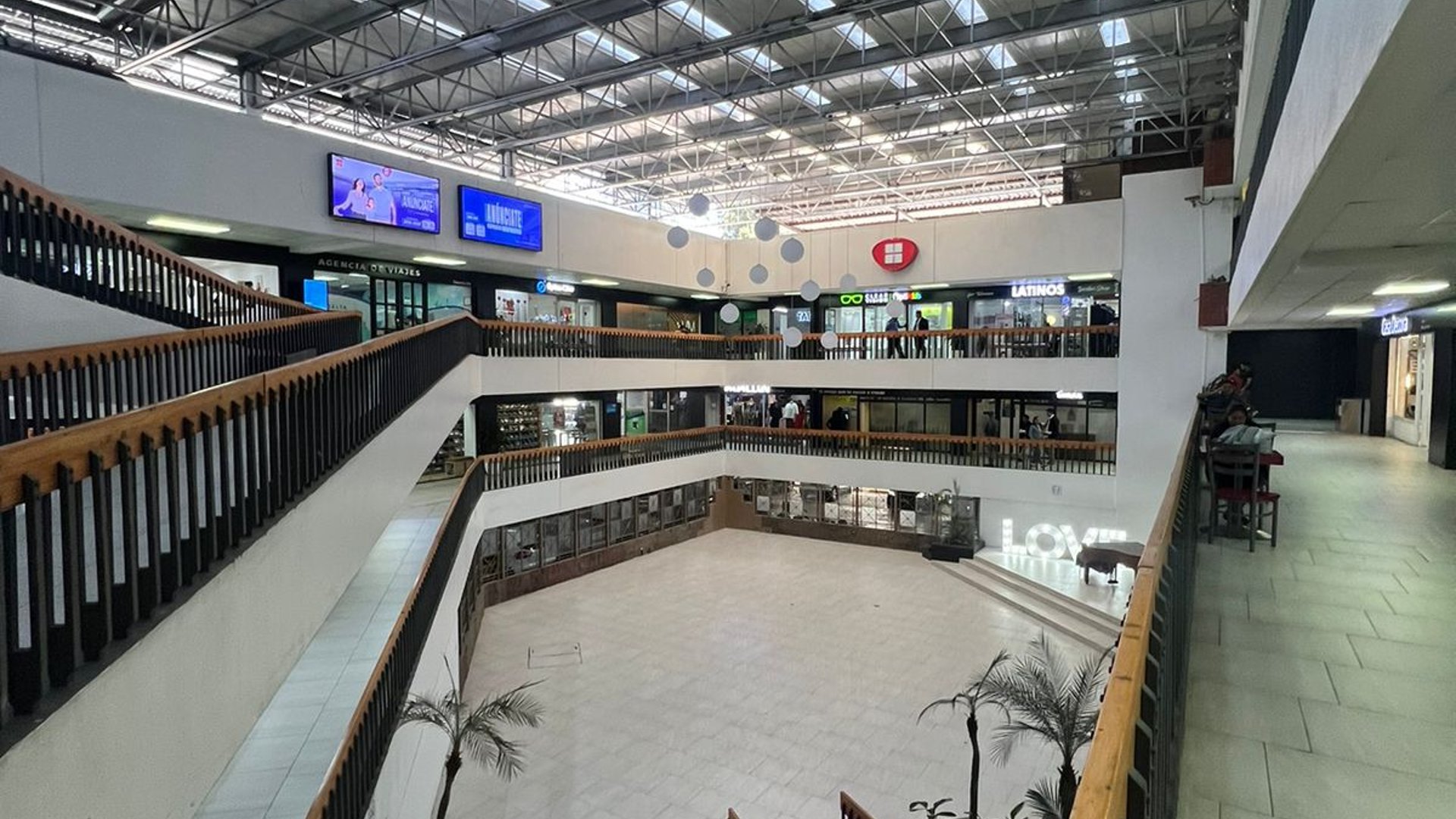???? ESPACIOS COMERCIALES EN RENTA –  CC VHII | ZONA 15 - Miniatura 7