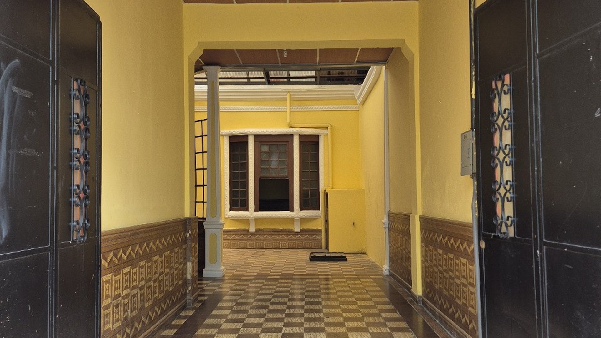 Rento Casa Grande para Oficinas o entidades en zona 2