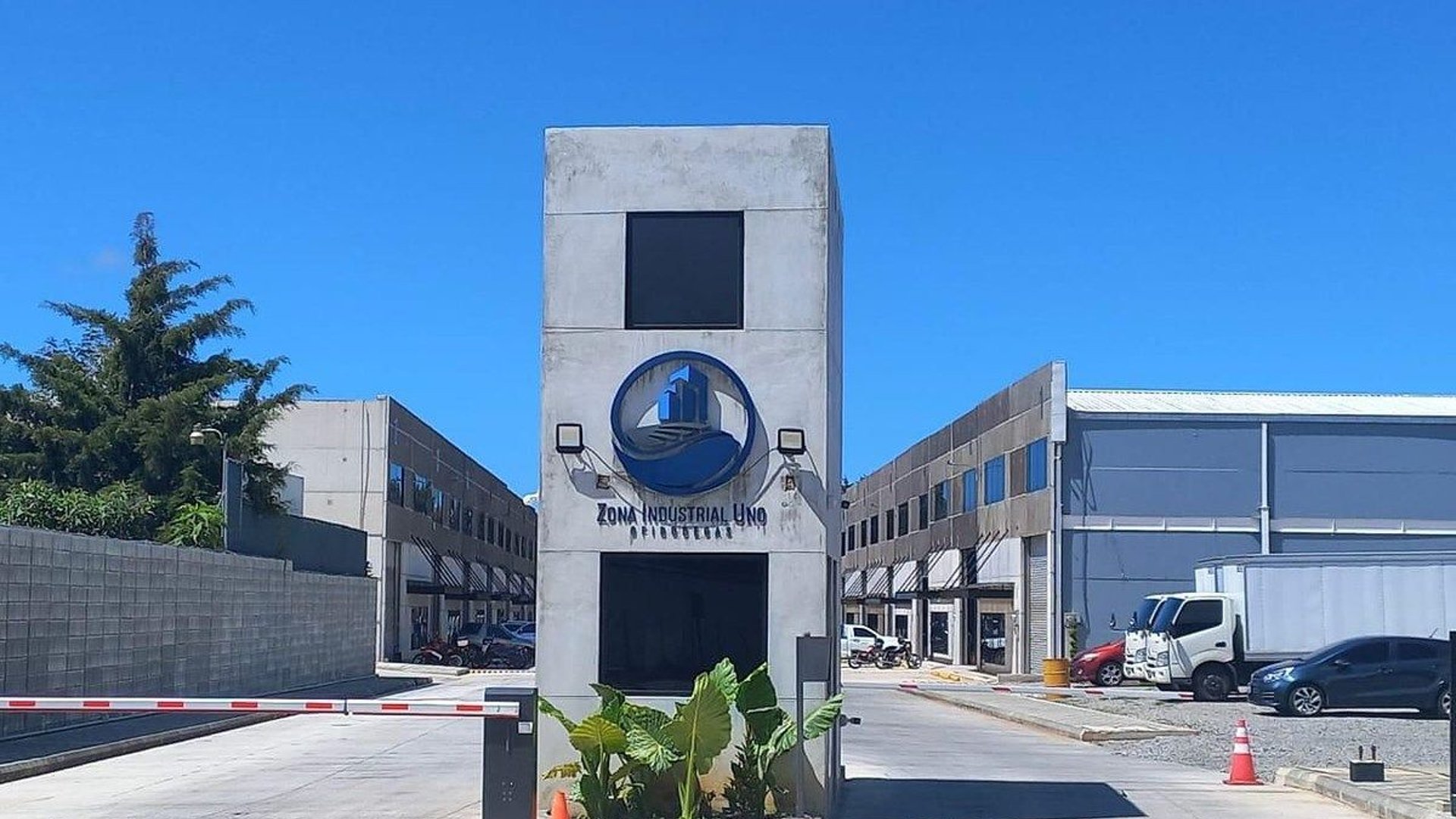 Ofibodega en ALQUILER Y EN VENTA en Carretera a El Salvador