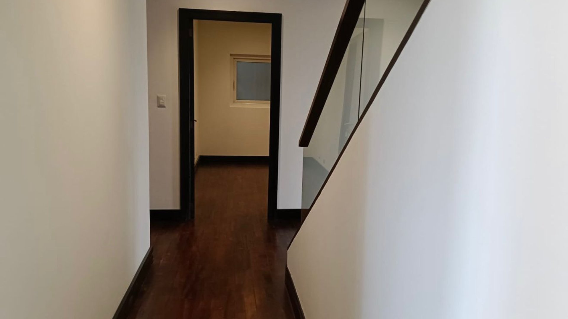 ALQUILER DE AMPLIO APARTAMENTO 2 NIVELES - 5TA AVENIDA, ZONA 14 - Miniatura 2