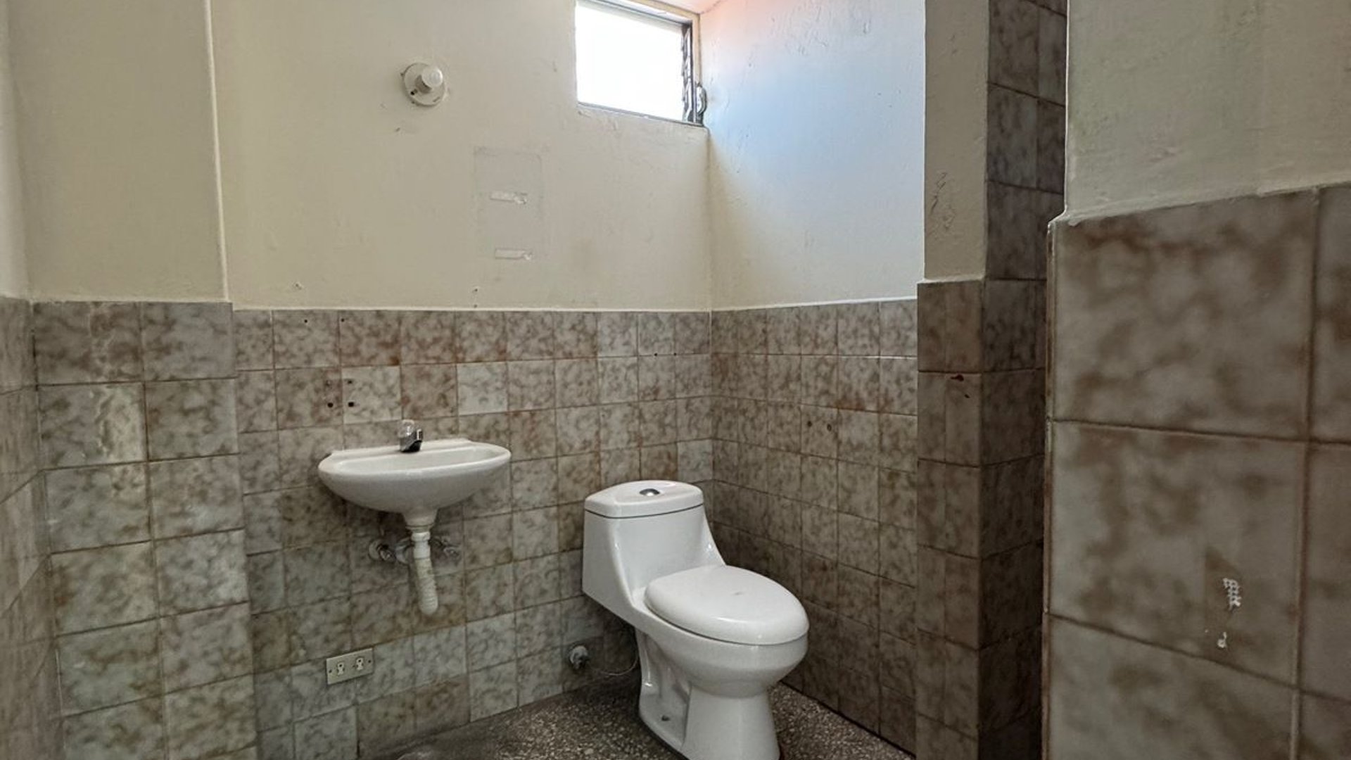 Edificio en Venta / Renta zona 4 - Miniatura 17